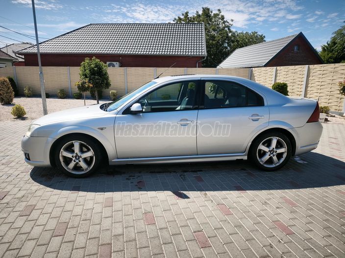 FORD MONDEO 3.0 ST 220