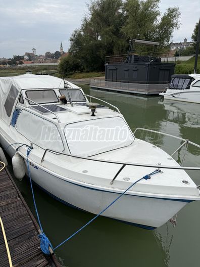 Lakóhajó 650