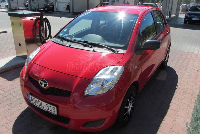 TOYOTA YARIS 1.0 Active