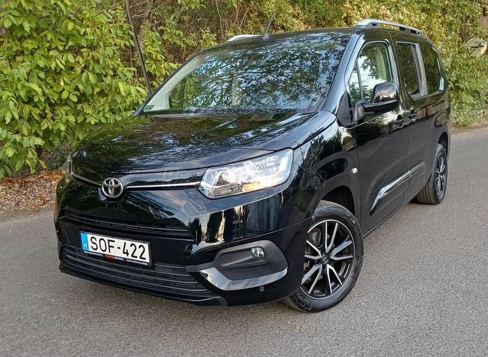 TOYOTA PROACE City Verso 1.2T Family L2H1 [7 személy]