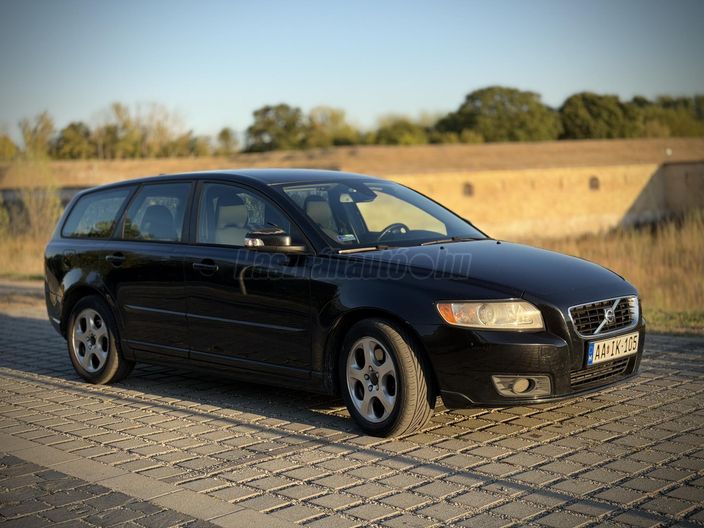 VOLVO V50 2.0 Momentum
