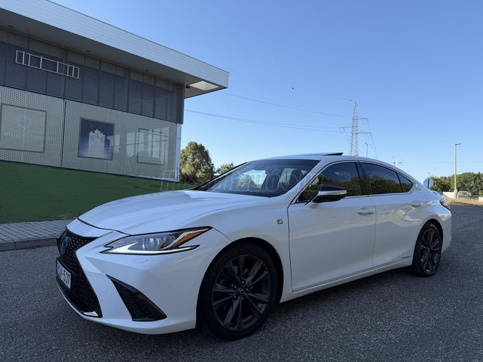 LEXUS ES 300h F Sport CVT