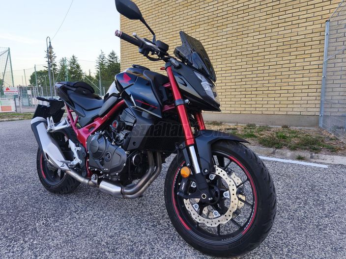 HONDA CB 750 HORNET