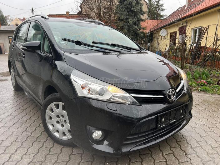 TOYOTA COROLLA VERSO