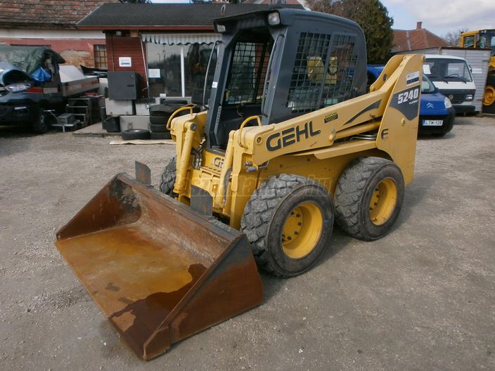 GEHL 5240 TURBO 800 ÜZEMÓRA.GYÁRI ÁLLAPOT