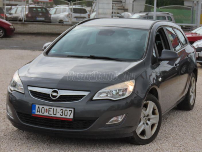 OPEL ASTRA J Sports Tourer 1.6 T Cosmo
