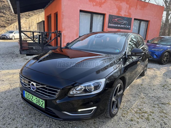 VOLVO V60 2.4 D [D6] PHEV AWD Summum Geartronic