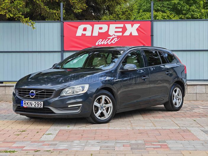 VOLVO V60 1.6 D [D2] Summum