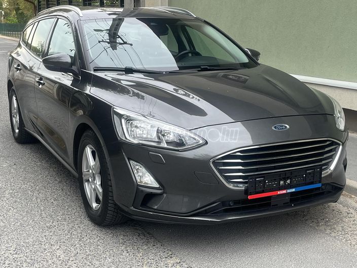 FORD FOCUS 1.0 EcoBoost Titanium