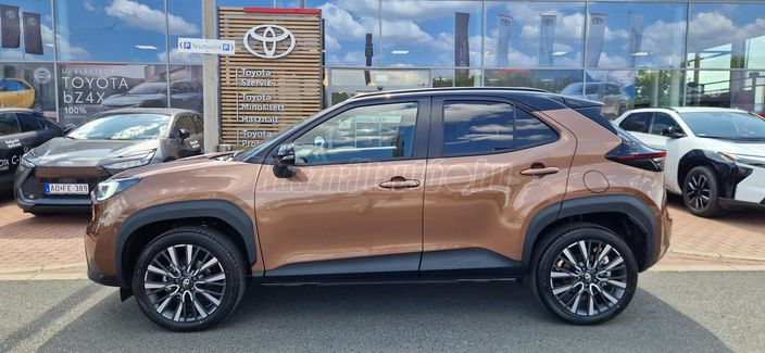 TOYOTA YARIS CROSS 1.5 Hybrid Executive bi-tone Tech AWD e-CVT