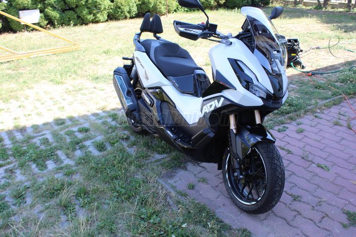 HONDA ADV 350