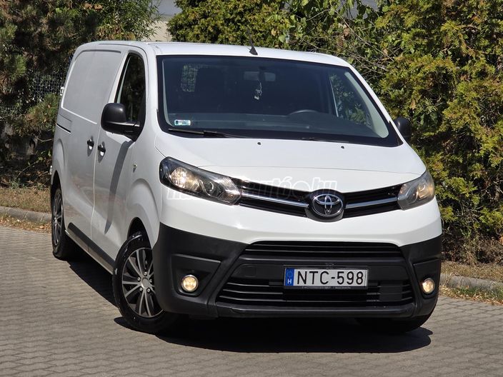 TOYOTA PROACE 1.6 D-4D Combi Live L1H1