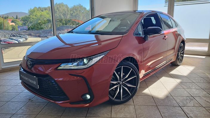 TOYOTA COROLLA Sedan 1.8 Hybrid GR Sport e-CVT