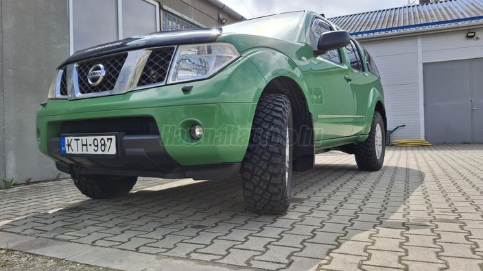 NISSAN PATHFINDER 2.5 Tdi LE