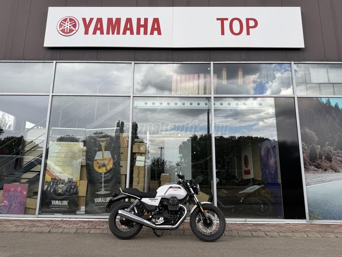 MOTO GUZZI V7
