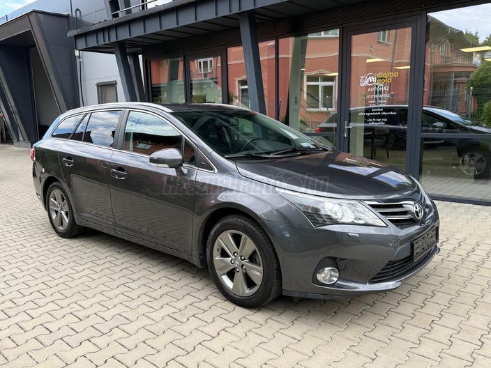 TOYOTA AVENSIS Wagon 1.8 Sol