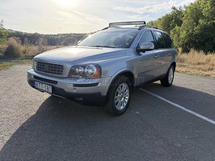 VOLVO XC90 2.4 D [D5] Momentum Geartronic