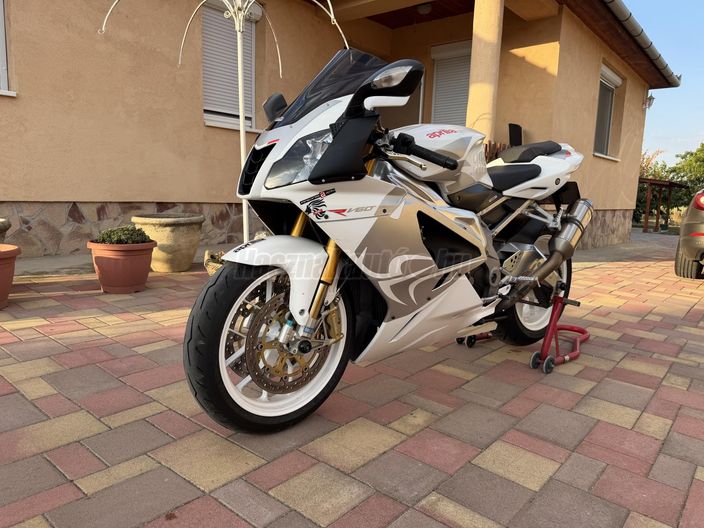 APRILIA RSV 1000