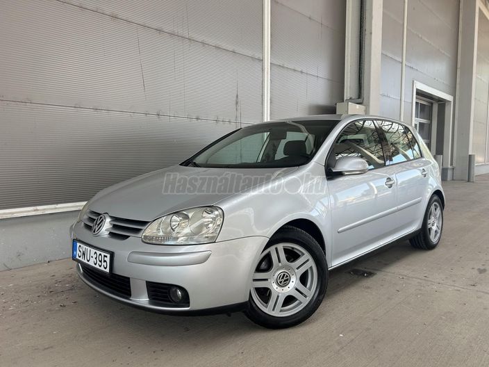 VOLKSWAGEN GOLF V 1.6 FSI Comfortline