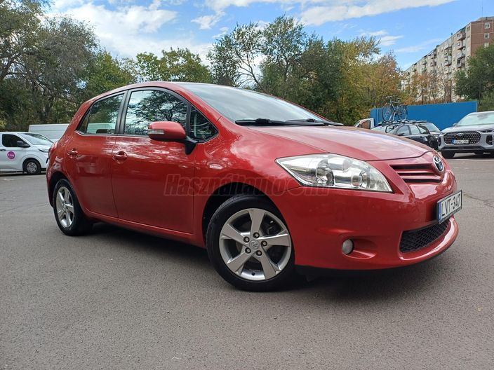 TOYOTA AURIS 1.6 Active