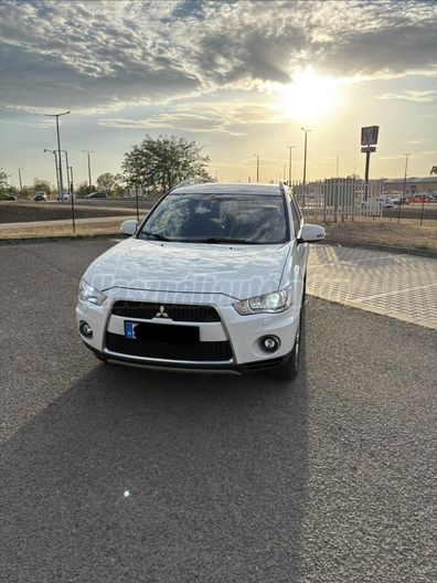 MITSUBISHI OUTLANDER 2.2 DI-D Instyle
