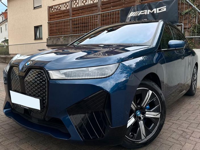 BMW IX xDrive40 74,1kWh