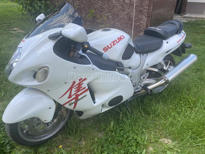 SUZUKI GSX 1300 R (HAYABUSA)