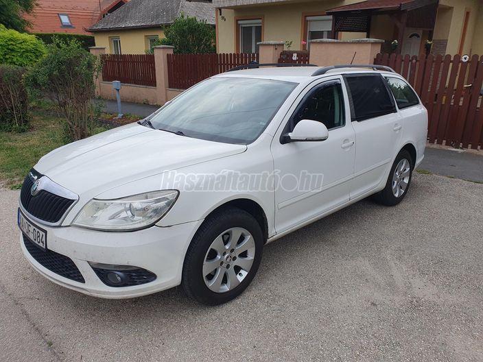 SKODA OCTAVIA Combi 1.6 CR TDI Elegance DSG DPF