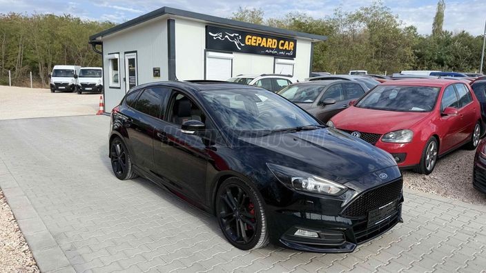 FORD FOCUS 2.0 EcoBoost ST3 S S