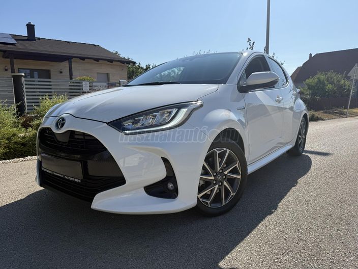 TOYOTA YARIS 1.5 Hybrid Comfort Style e-CVT