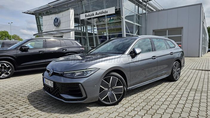 VOLKSWAGEN PASSAT Variant 2.0 TSI R-Line DSG 4MOTION