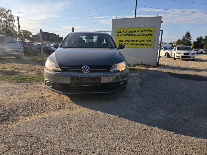VOLKSWAGEN JETTA 1.2 TSI Trendline