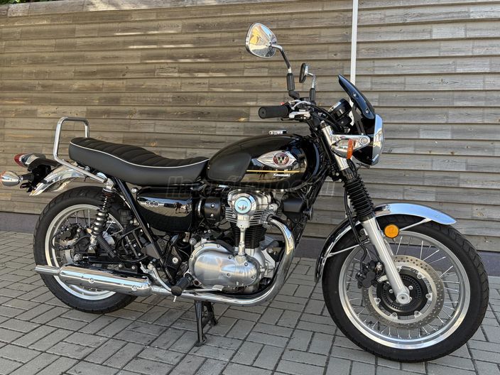 KAWASAKI W 800