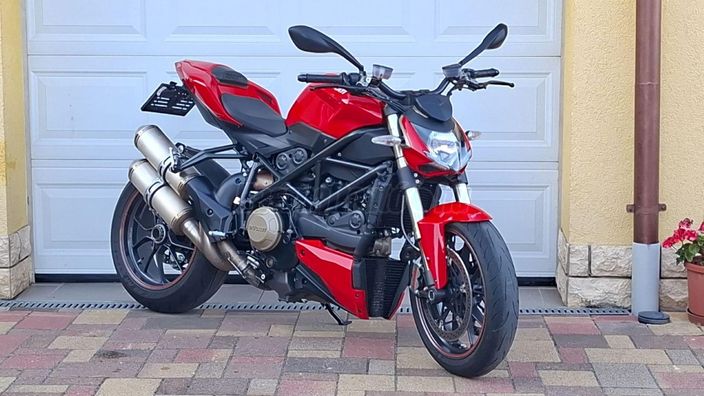 DUCATI STREETFIGHTER