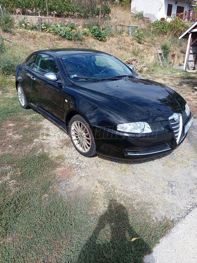 ALFA ROMEO GT 1.9 JTD 16V Q2
