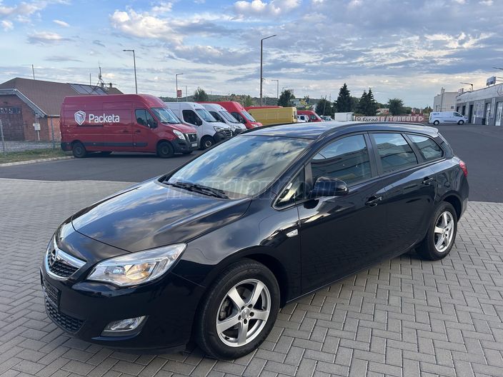 OPEL ASTRA J Sports Tourer 1.4 Essentia