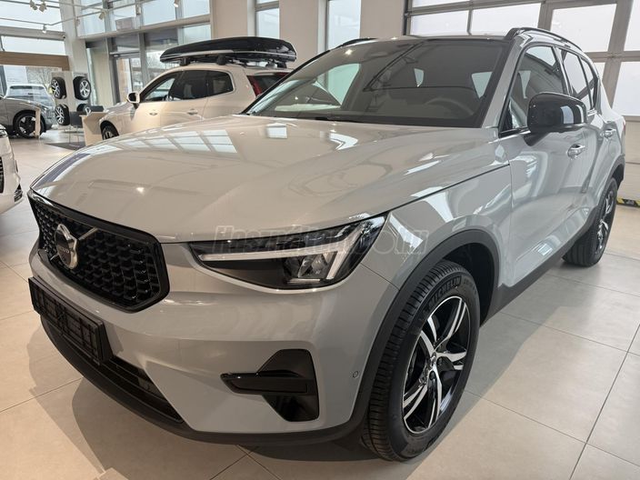 VOLVO XC40 2.0 [B3] MHEV Plus Dark DCT