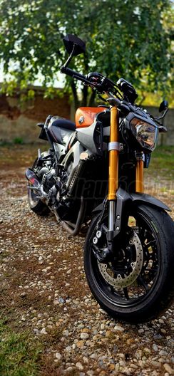 YAMAHA MT-09