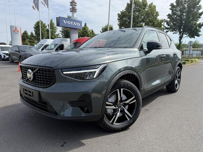 VOLVO XC40 2.0 [B3] MHEV Plus Dark DCT
