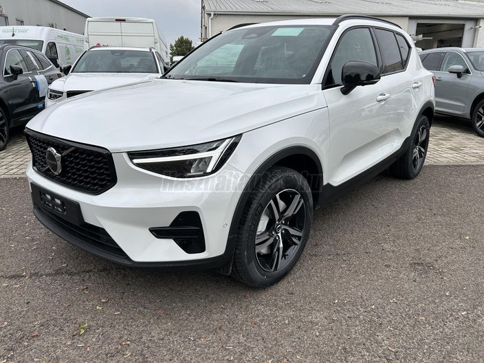 VOLVO XC40 2.0 [B3] MHEV Plus Dark DCT