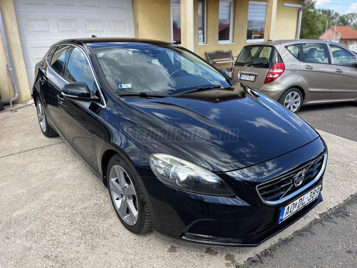 VOLVO V40 1.6 D [D2] Kinetic