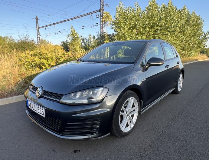 VOLKSWAGEN GOLF VII