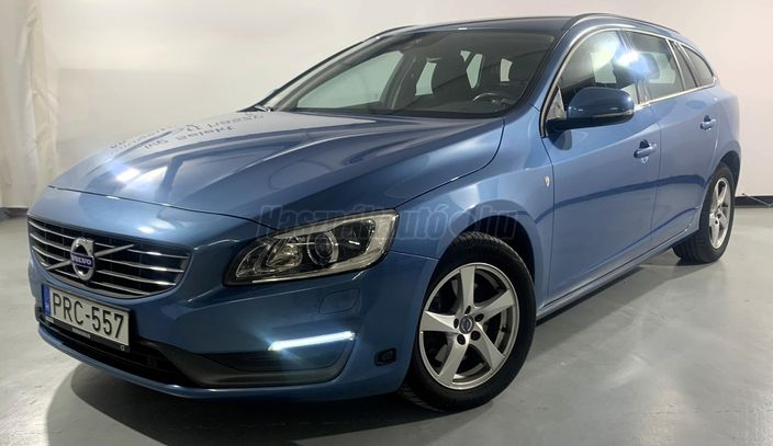 VOLVO V60 2.0 D [D4] Kinetic Geartronic
