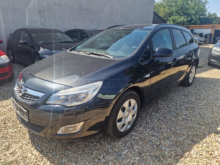 OPEL ASTRA J Sports Tourer 1.4 Selection