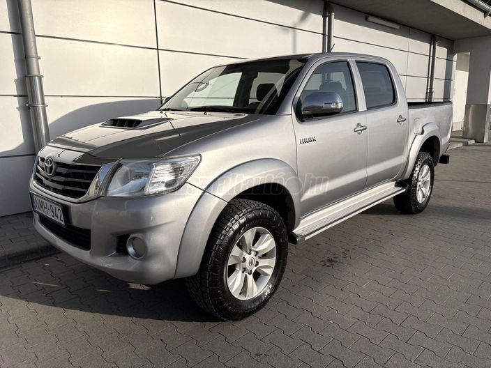 TOYOTA HILUX 3.0 D-4D 4x4 Double SR+