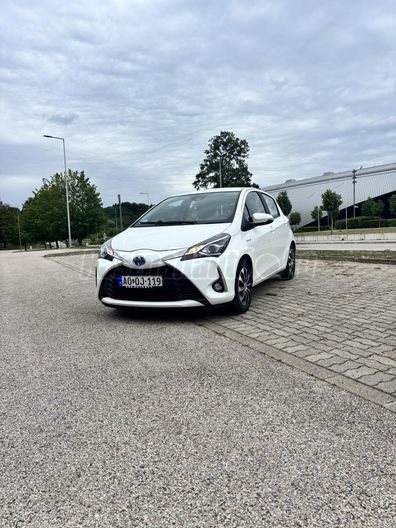 TOYOTA YARIS 1.5 VVT-i Hybrid Active e-CVT
