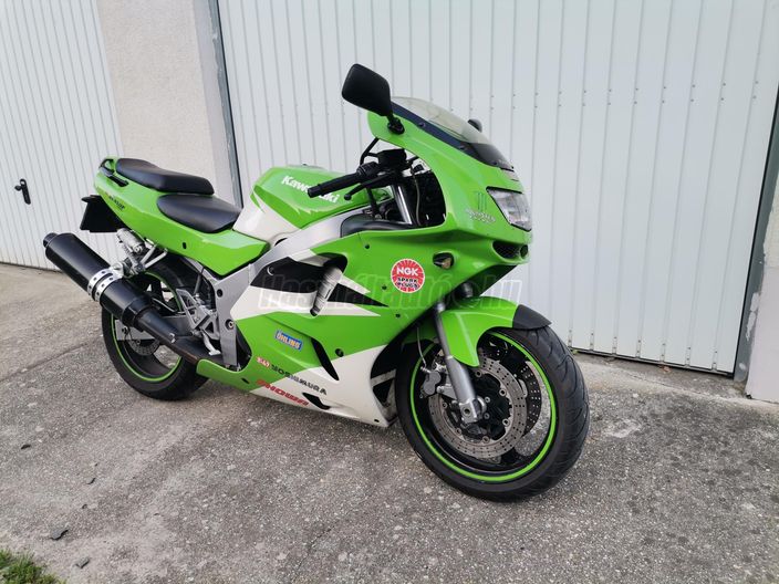 KAWASAKI ZX-6R (NINJA)