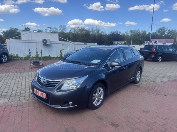 TOYOTA AVENSIS Wagon 2.0 Sol