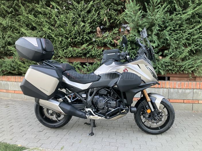 HONDA NT 1100 D
