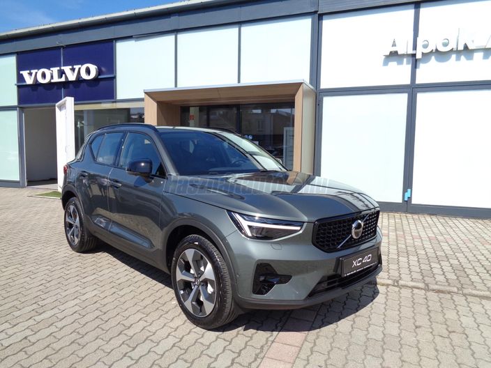VOLVO XC40 2.0 [B3] MHEV Ultra Dark DCT